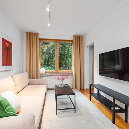 M2 Modern In Center